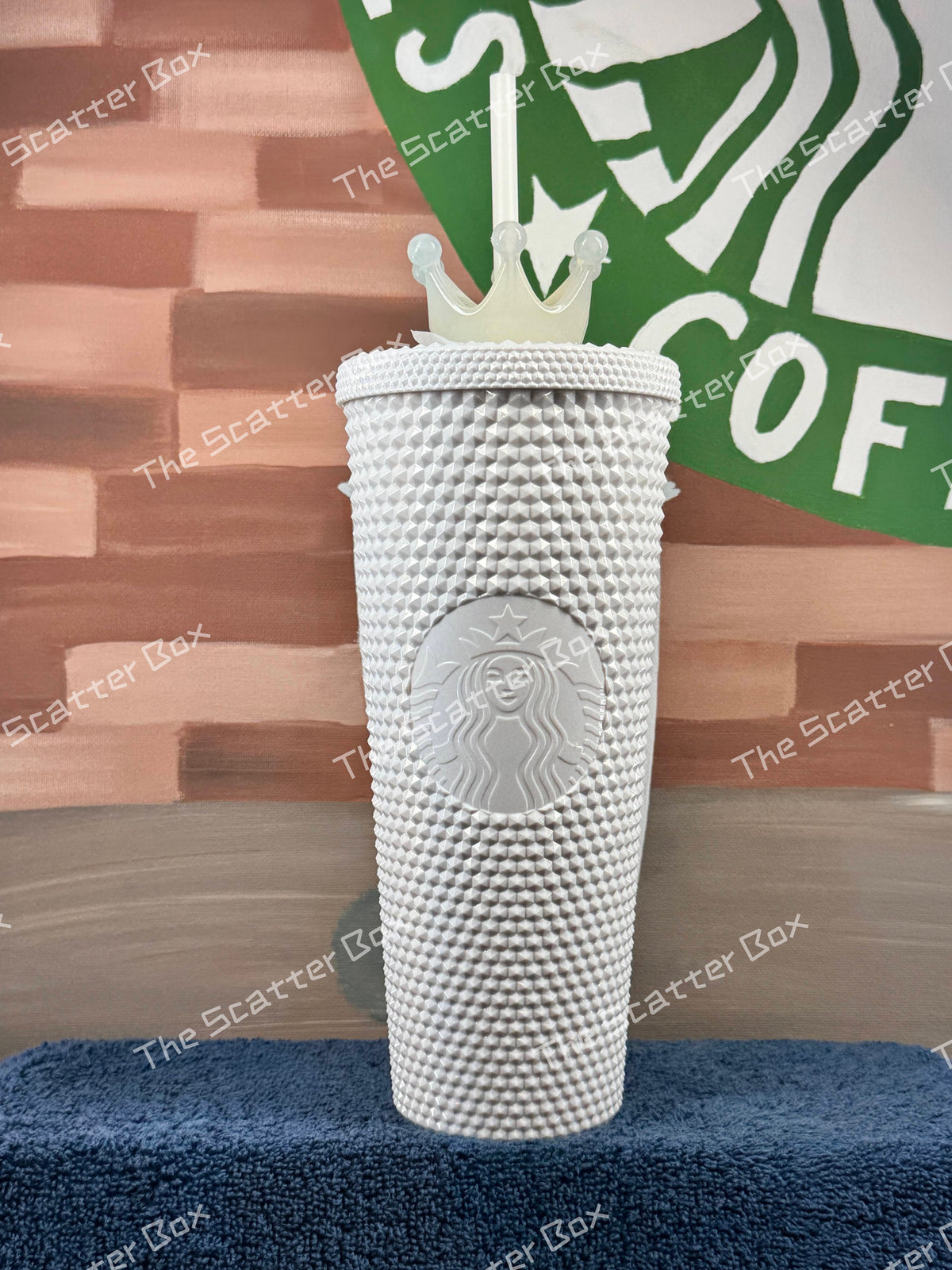 Starbucks 2023 Taiwan Twinkle White with Crown Studded Venti